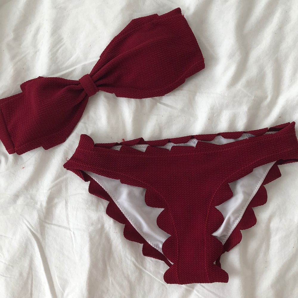 Maroon strapless bathing suit